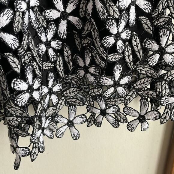 SELF-PORTRAIT Daisy Guipere Lace Skirt - Picture 7 of 16